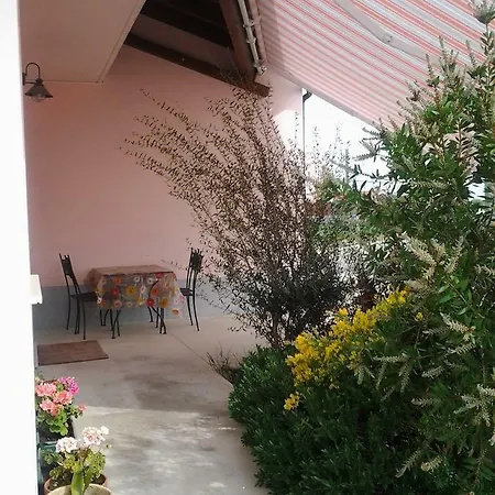 普里马维拉住宿加早餐旅馆 住宿加早餐酒店 卡诺萨圣尼塔
