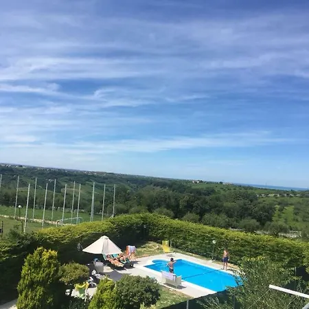 普里马维拉住宿加早餐旅馆 住宿加早餐酒店 卡诺萨圣尼塔